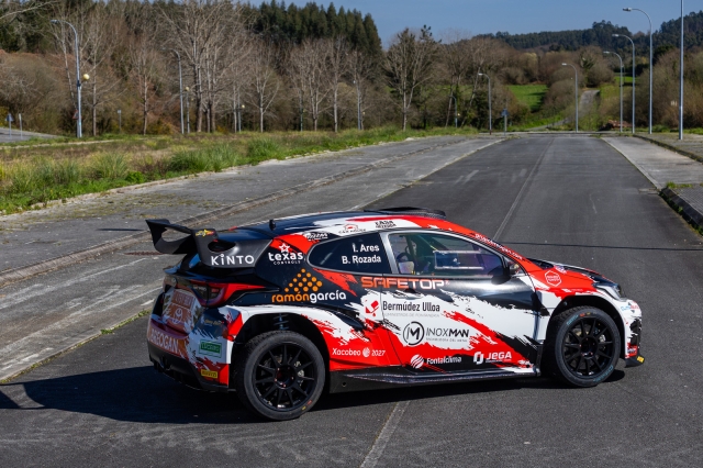 01_ToyotaAresRacing (11)